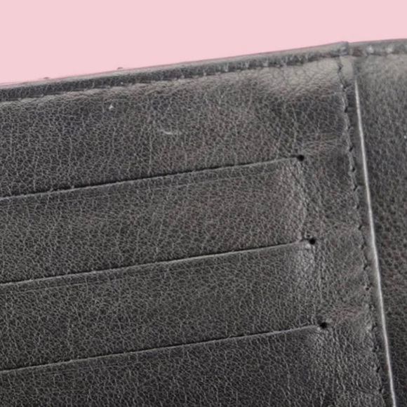 Chanel CC Yen Wallet in Quilted Patent Leather - Picture 12 of 12